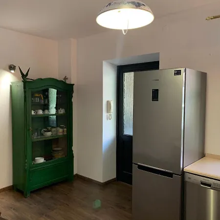 Kamienica Na Krakowskiej 120 M2 *