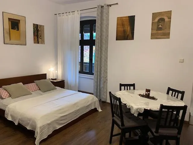 Kamienica Na Krakowskiej 120 M2 דירה